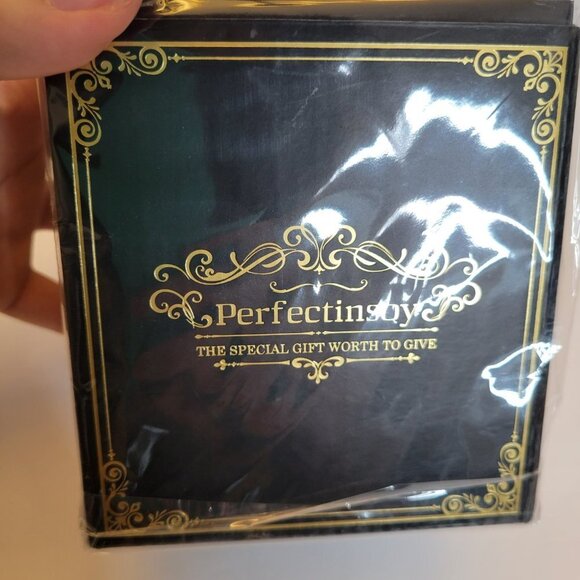 Promoted To Grandmother Wine Glass with Gift Box, Est.2023, Funny Grandma Gifts - Picture 5 of 7